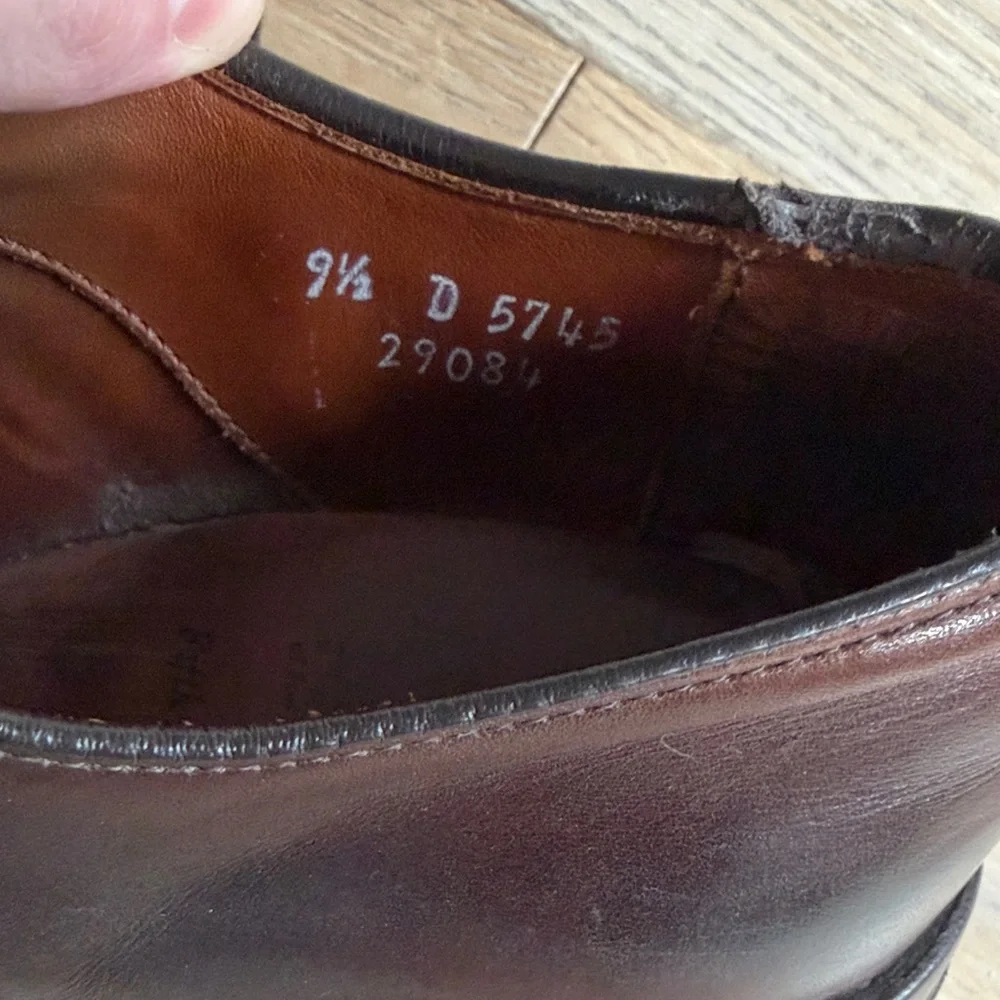 Allen Edmonds Fifth Avenue 9.5 D Oxfords in dark brown - Picture 5 of 6